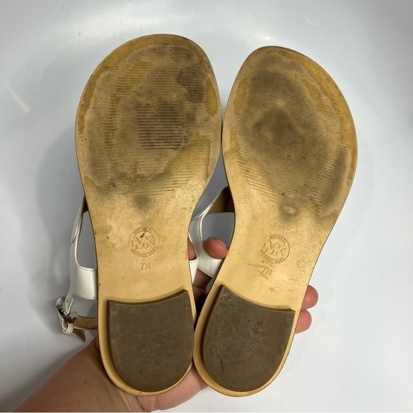 Michael Kors Suki charm t strap sandals size 7 - Picture 6 of 8
